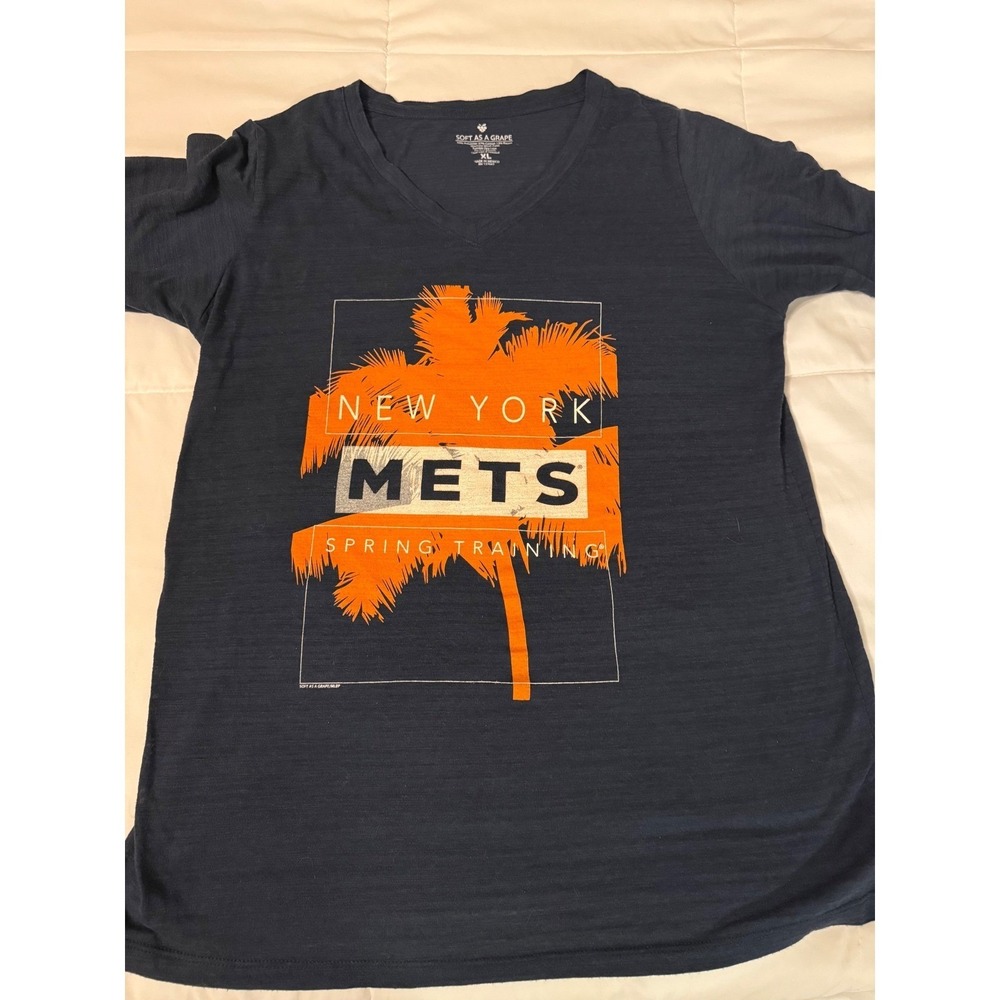 Soft as a Grape New York Mets Spring Training V-Neck Graphic Tee Navy Blue XL
